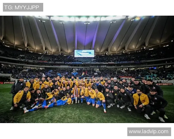 足球明星遗憾错失冠军荣耀瞬间壁纸分享与回顾