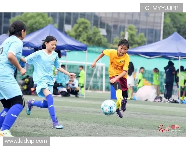 足球明星壁纸少年梦想启航追逐绿茵场上的辉煌与荣耀