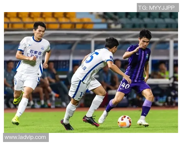 重庆排球队以88分领跑城市联赛积分榜展现强劲实力