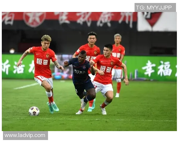 广州足球队荣登足球力量排行榜第四名展现强劲实力与潜力