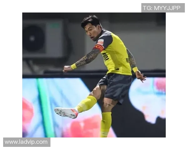 足球明星身上的纹身背后故事揭示了他们的个性与情感世界