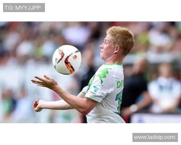 足球明星丁丁14年辉煌历程回顾与成就展望